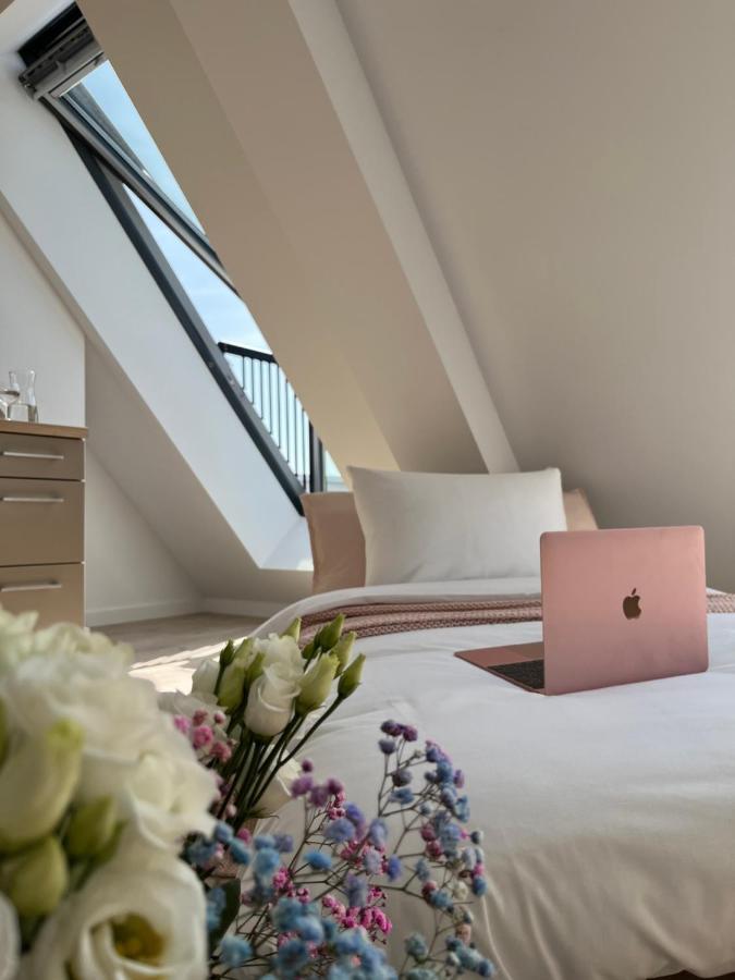 Apartamenty Bulwar Staromiejski Wrocław Exteriör bild