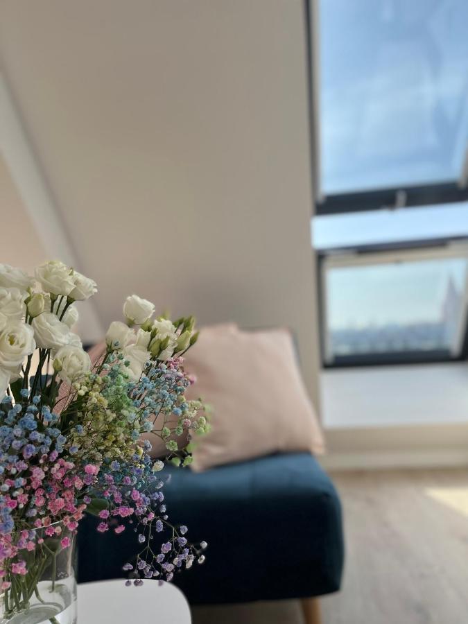 Apartamenty Bulwar Staromiejski Wrocław Exteriör bild